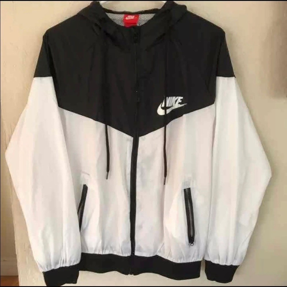 Nike Women’s Black and White Windbreaker Jacket